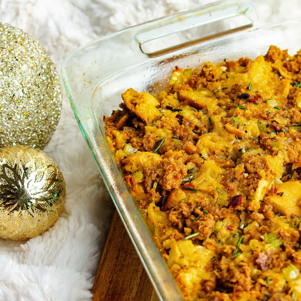 Vegan and vegetarian stuffing recipe for thanksgiving and holiday.