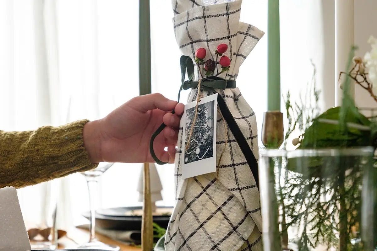 How to Wrap a Wine Bottle in a Tea Towel