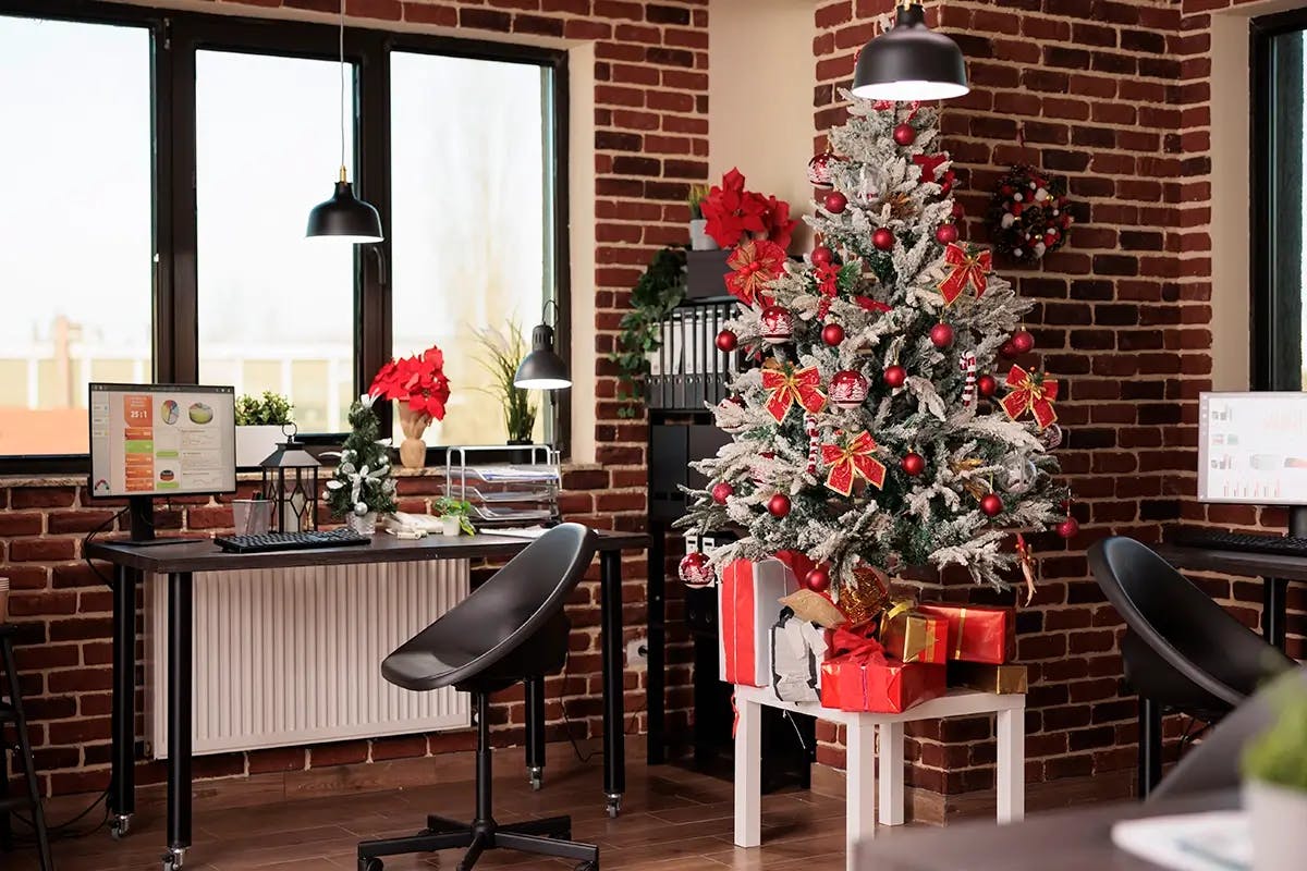 Christmas Cubicle Decorating Ideas